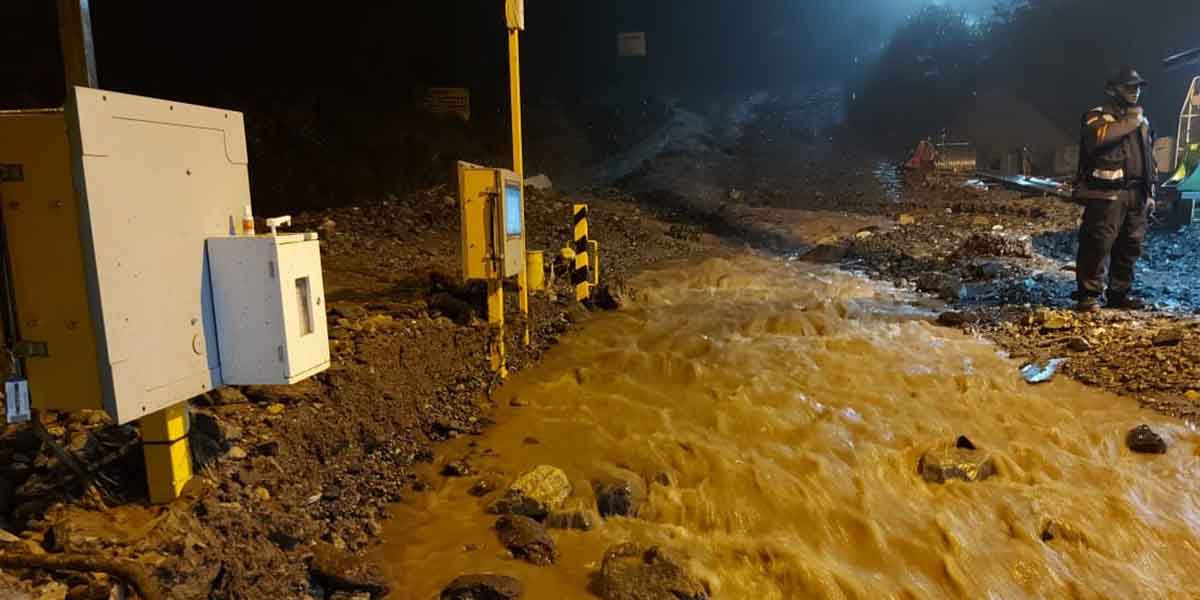 banjir-area-ptfi-akses-jalan-tambang-tertutup